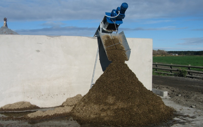 Yardmaster solids separator delivers solid matter into a concrete storage bunker