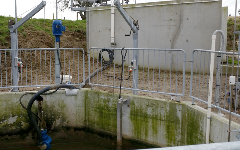 Flexi-drive Pump being lifted from Sump