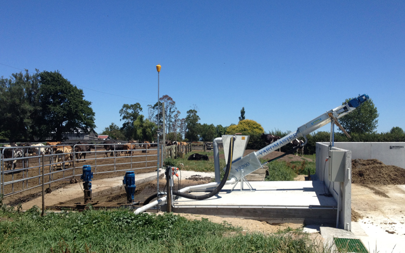 Yardmaster separator system with high volume transfer pump and stirrer